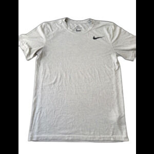 Nike Men’s Light Gray Short Sleeve Crew Tee with Black Swoosh